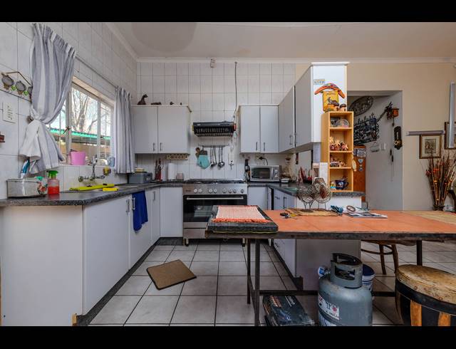 3 BEDROOM FREEHOLD FOR SALE IN NOOITGEDACHT